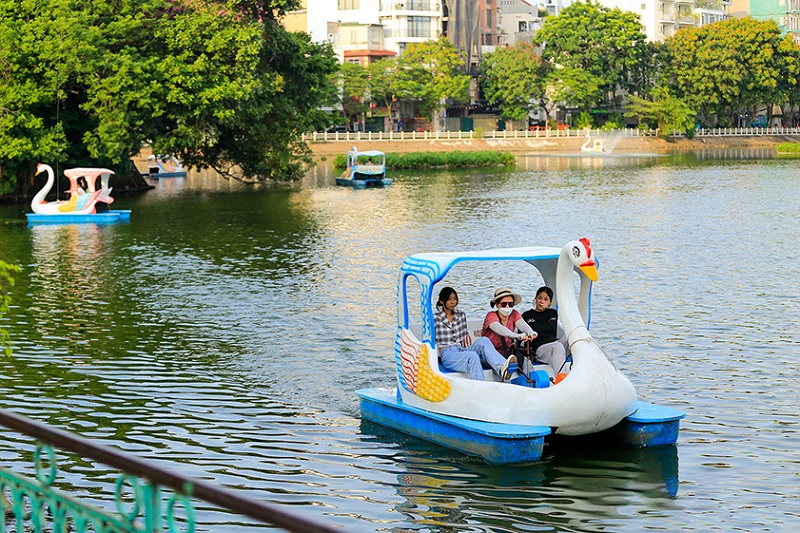 Hồ Tây - Địa điểm lãng mạn cho cặp đôi